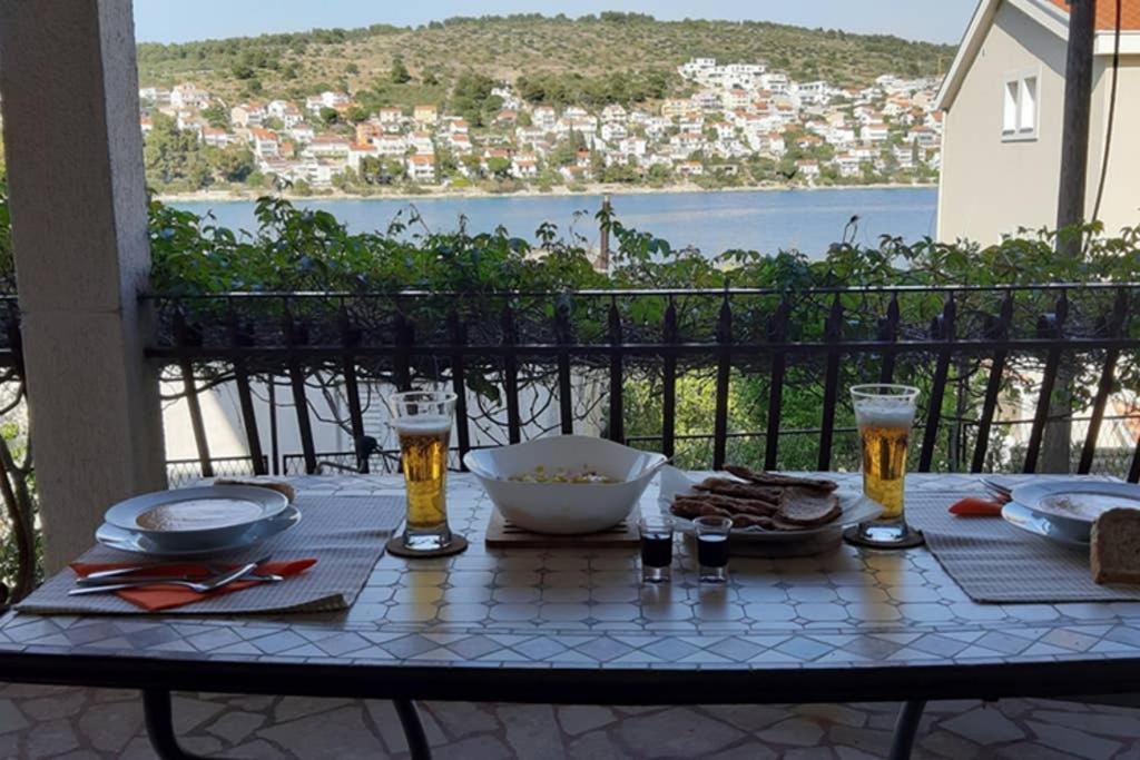 Apartman Mladen Apartment Trogir Exterior photo